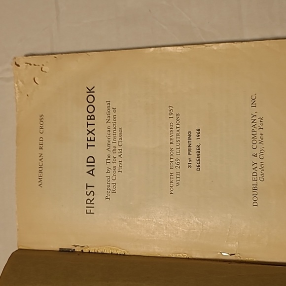 Vintage First Aid Book Fourth Edition - Picture 2 of 11